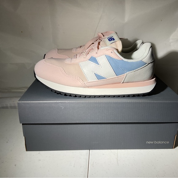 New Balance GS237TK Big Girl’s size 6 fits Women’s size 7.5 brand new